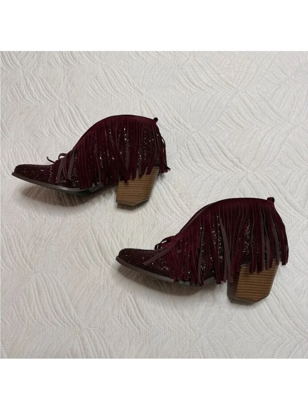 Wild G Women’s Maroon Glitter Fringe Ankle Boots. Size 9
